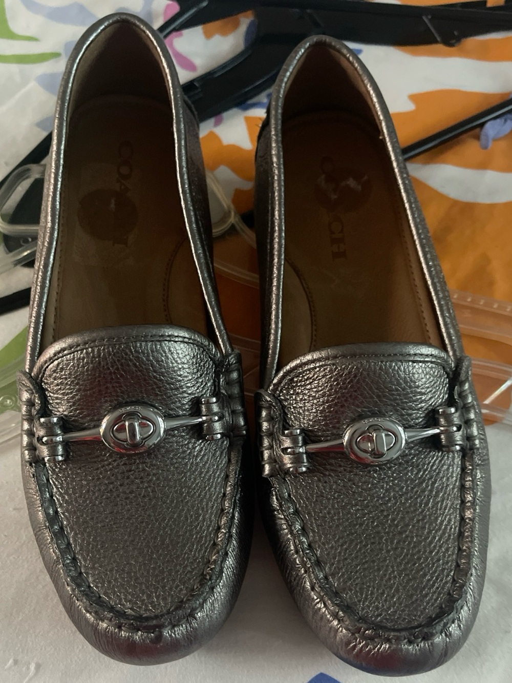 Coach silver leather Arlene driving loafers with logo hardware - size 6.5B - Picture 2 of 11